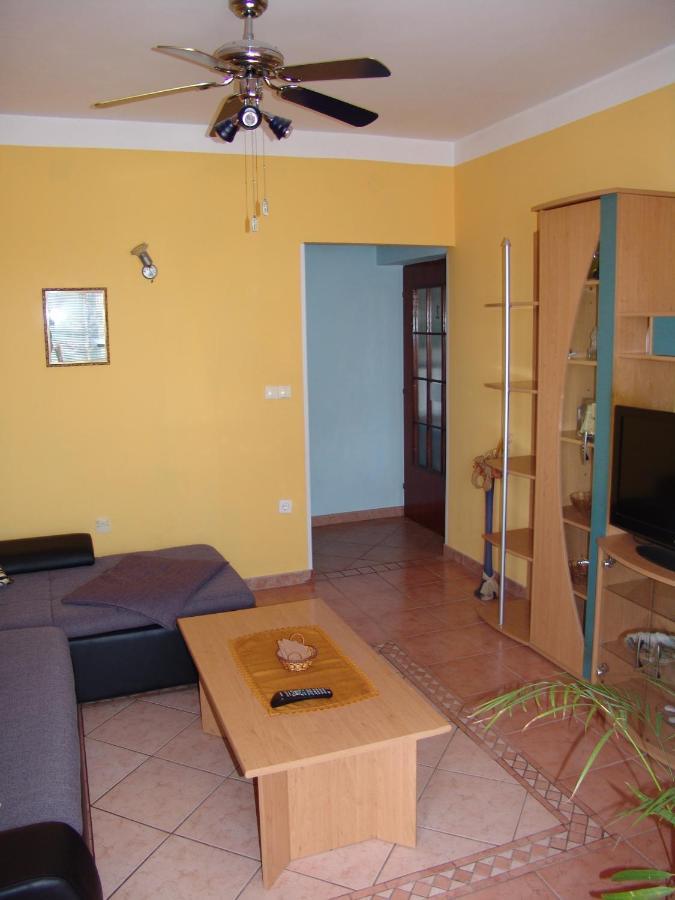 Apartments Bozica Krk Town Eksteriør billede