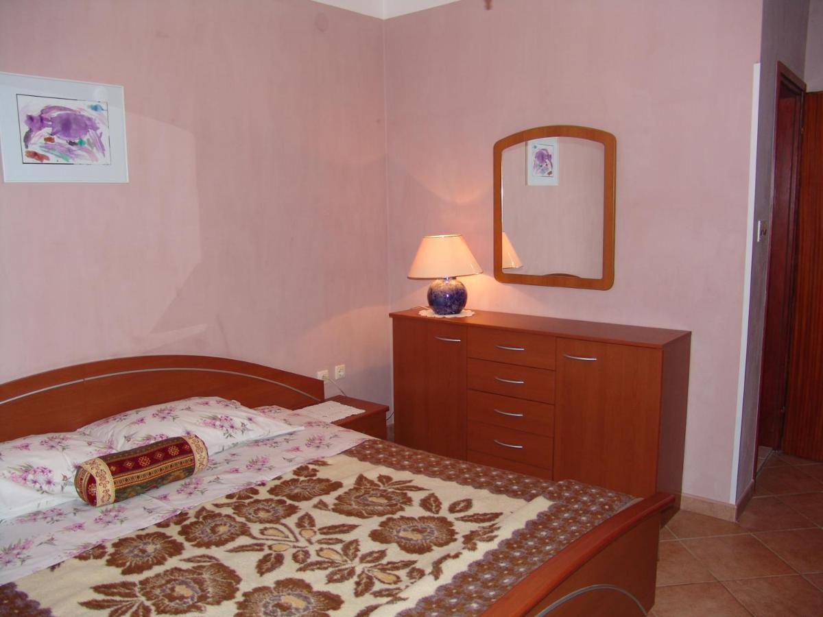 Apartments Bozica Krk Town Eksteriør billede