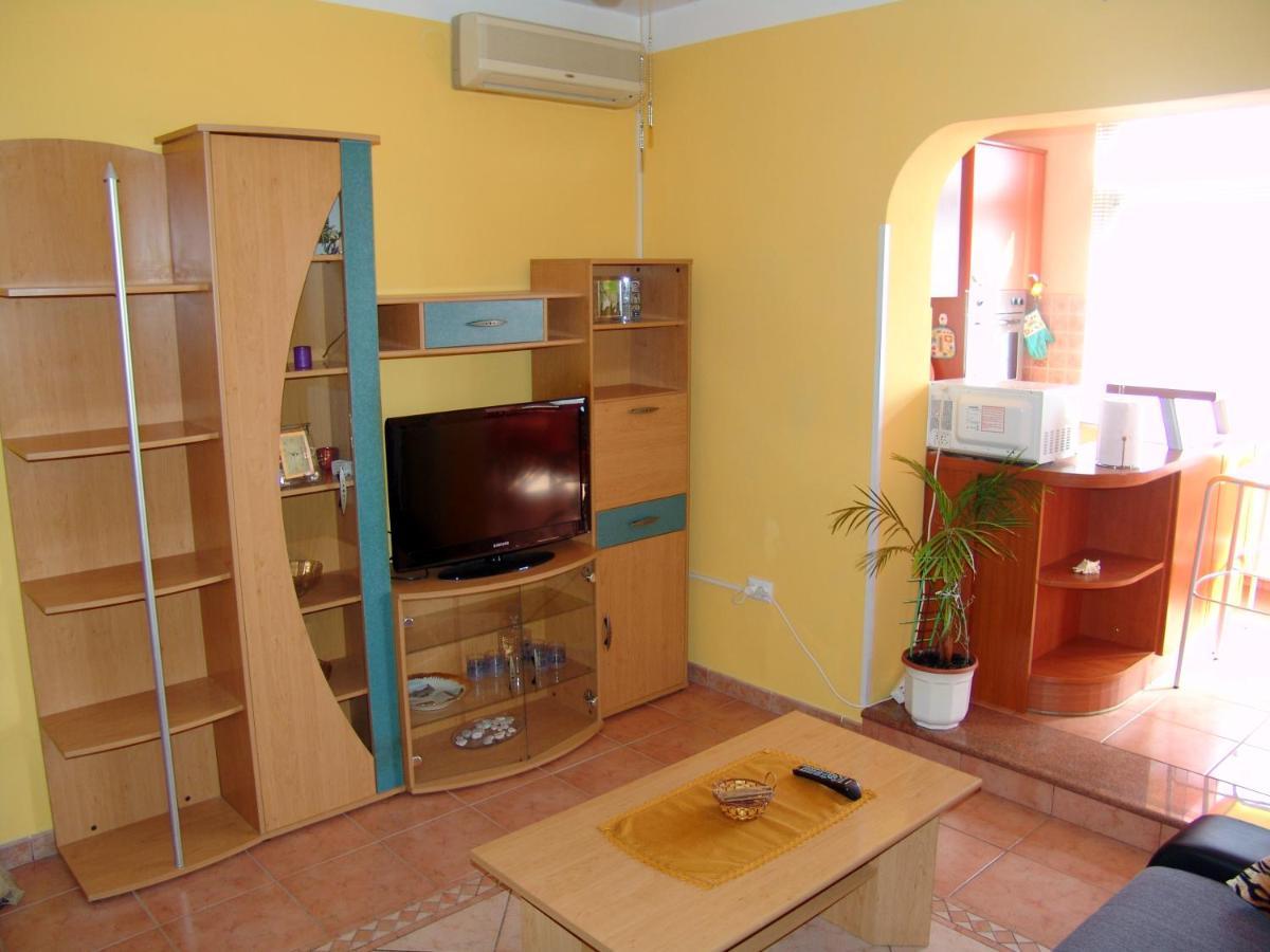 Apartments Bozica Krk Town Eksteriør billede